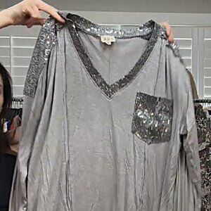 LADIES SIZE S POL GRAY LONG SLEEVE V-NECK SEQUINS ACCENTS SHIRT